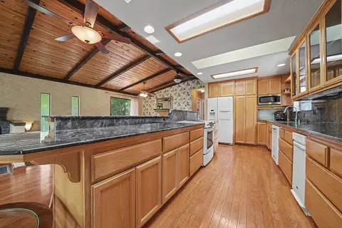 Kitchen - 13730 June Way, Jackson, CA 95642 photo 5 of 7