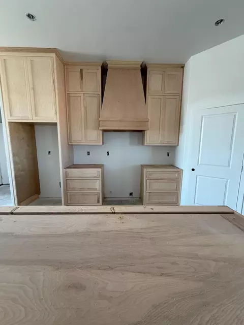 Kitchen - 21250 E Del Monte Rd, Madera, CA 93638 photo 1 of 4