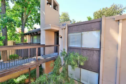 2238 Woodside Ln #15, Sacramento, CA 95825