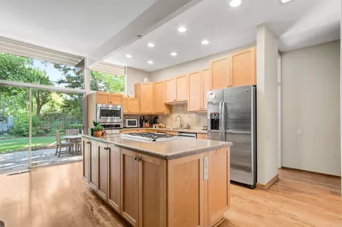 Kitchen - 1012 Fordham Dr, Davis, CA 95616 photo 2 of 7