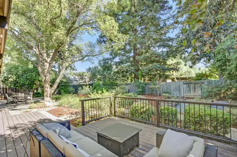 Exterior - 1012 Fordham Dr, Davis, CA 95616 photo 6 of 20