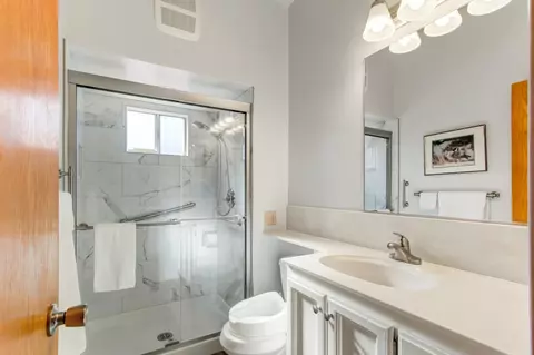 Bath - 1012 Fordham Dr, Davis, CA 95616 photo 1 of 5