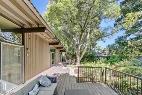 Exterior - 1012 Fordham Dr, Davis, CA 95616 photo 7 of 20