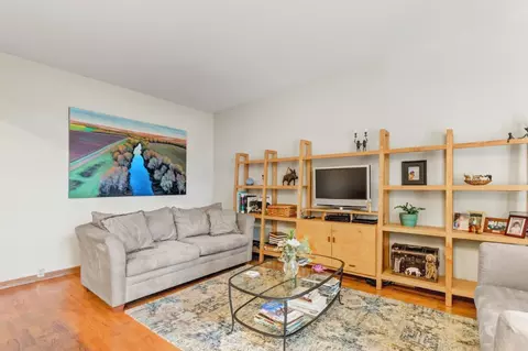 Living - 1012 Fordham Dr, Davis, CA 95616 photo 3 of 8