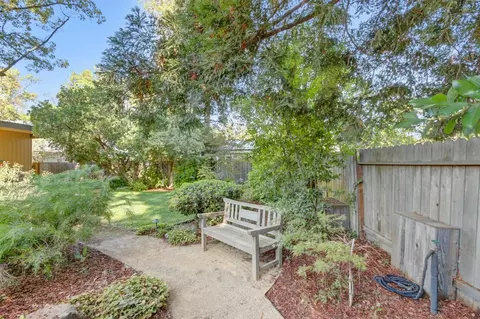 Exterior - 1012 Fordham Dr, Davis, CA 95616 photo 18 of 20