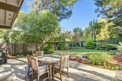 Exterior - 1012 Fordham Dr, Davis, CA 95616 photo 11 of 20