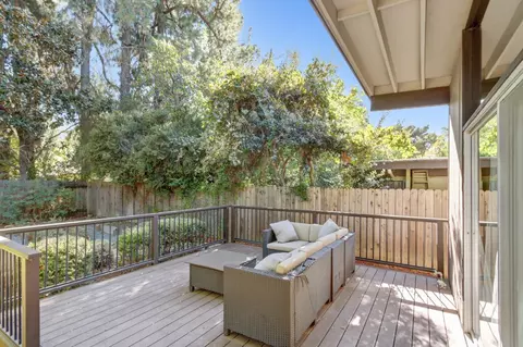 Exterior - 1012 Fordham Dr, Davis, CA 95616 photo 5 of 20