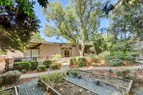 Exterior - 1012 Fordham Dr, Davis, CA 95616 photo 14 of 20