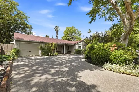 Exterior - 701 Oak Ave, Davis, CA 95616 photo 2 of 8