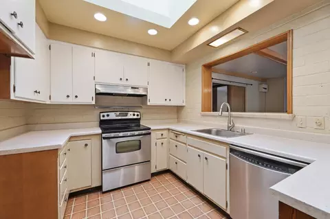 Kitchen - 701 Oak Ave, Davis, CA 95616 photo 1 of 2