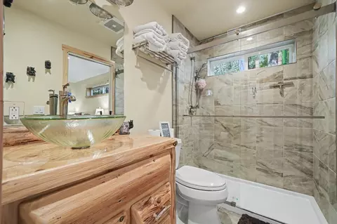 Bath - 3061 Tahos Dr, Dorrington, CA 95223 photo 3 of 9