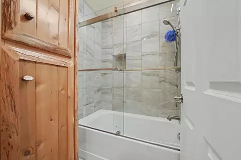 Bath - 3061 Tahos Dr, Dorrington, CA 95223 photo 6 of 9