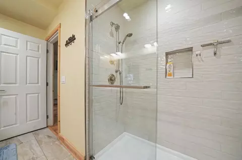 Bath - 3061 Tahos Dr, Dorrington, CA 95223 photo 9 of 9
