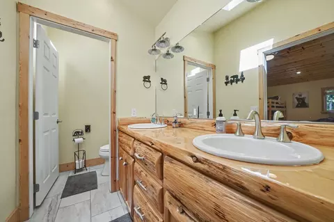 Bath - 3061 Tahos Dr, Dorrington, CA 95223 photo 5 of 9