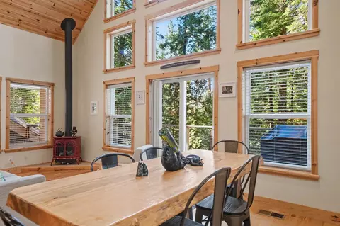 Dining - 3061 Tahos Dr, Dorrington, CA 95223 photo 2 of 2