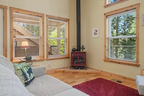 Living - 3061 Tahos Dr, Dorrington, CA 95223 photo 3 of 3