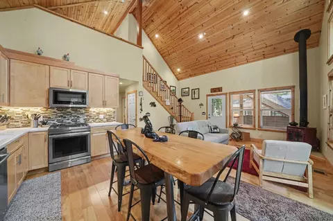 Kitchen - 3061 Tahos Dr, Dorrington, CA 95223 photo 5 of 8