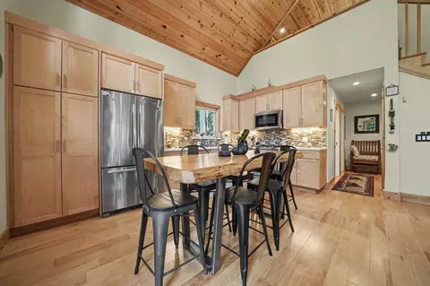 Kitchen - 3061 Tahos Dr, Dorrington, CA 95223 photo 2 of 8