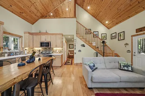 Entry Way - 3061 Tahos Dr, Dorrington, CA 95223 photo 1 of 3