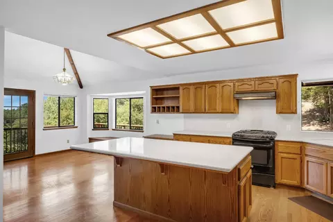 Kitchen - 6287 Oak Hill Rd, Placerville, CA 95667 photo 3 of 4