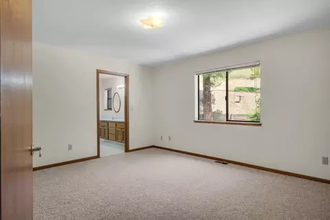 Bedroom - 6287 Oak Hill Rd, Placerville, CA 95667 photo 6 of 9