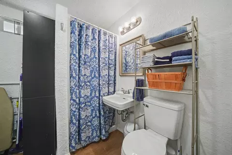 Bath - 11751 Coarse Gold Ln, Columbia, CA 95310 photo 2 of 2