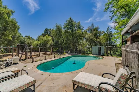 Exterior - 11751 Coarse Gold Ln, Columbia, CA 95310 photo 2 of 10