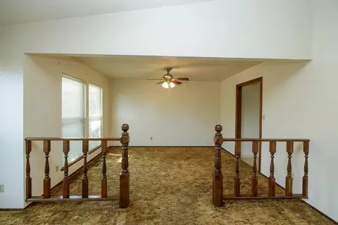 Living - 1009 Riesling Dr, Modesto, CA 95351 photo 4 of 12
