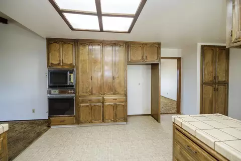 Kitchen - 1009 Riesling Dr, Modesto, CA 95351 photo 4 of 5