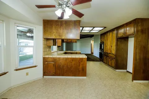 Kitchen - 1009 Riesling Dr, Modesto, CA 95351 photo 5 of 5