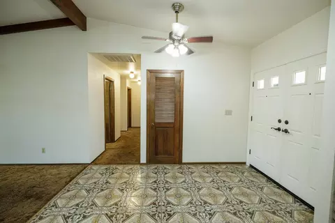 Entry Way - 1009 Riesling Dr, Modesto, CA 95351 photo 2 of 4