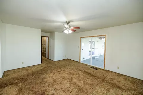 Living - 1009 Riesling Dr, Modesto, CA 95351 photo 10 of 12