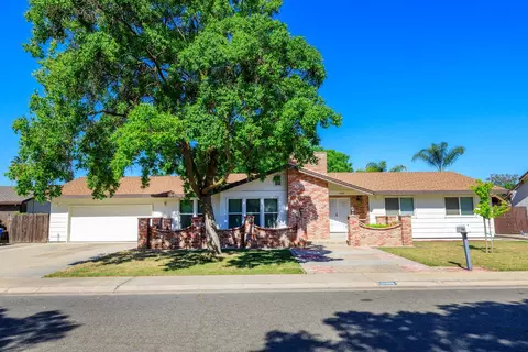 Exterior - 1009 Riesling Dr, Modesto, CA 95351 photo 2 of 16