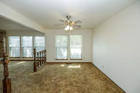 Living - 1009 Riesling Dr, Modesto, CA 95351 photo 5 of 12