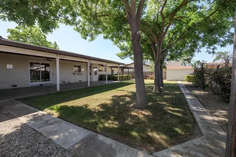 Exterior - 1009 Riesling Dr, Modesto, CA 95351 photo 8 of 16