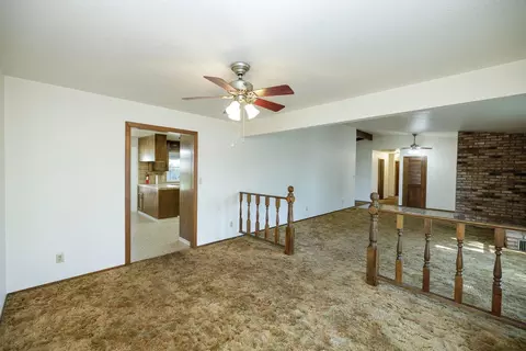 Living - 1009 Riesling Dr, Modesto, CA 95351 photo 6 of 12