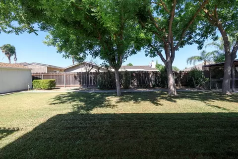Exterior - 1009 Riesling Dr, Modesto, CA 95351 photo 15 of 16