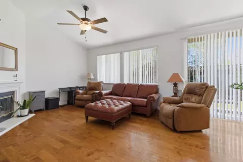 Living - 1824 Rail St, Manteca, CA 95337 photo 2 of 3
