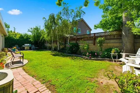 Exterior - 1824 Rail St, Manteca, CA 95337 photo 5 of 6