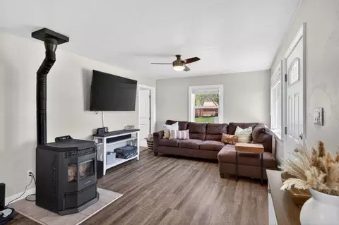 Living - 94101 Highway 70, Chilcoot, CA 96105 photo 1 of 2
