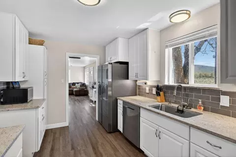 Kitchen - 94101 Highway 70, Chilcoot, CA 96105 photo 3 of 5