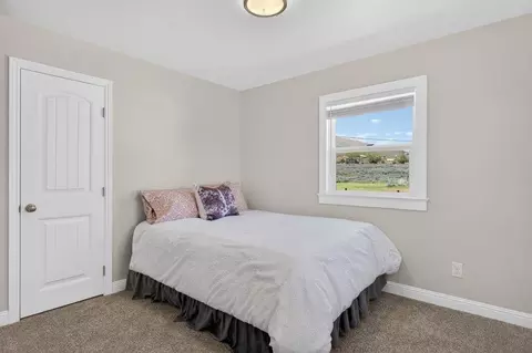 Bedroom - 94101 Highway 70, Chilcoot, CA 96105 photo 3 of 4