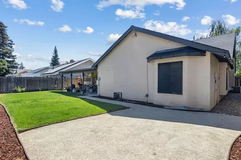 Exterior - 3848 Semallon Dr, Modesto, CA 95356 photo 7 of 9