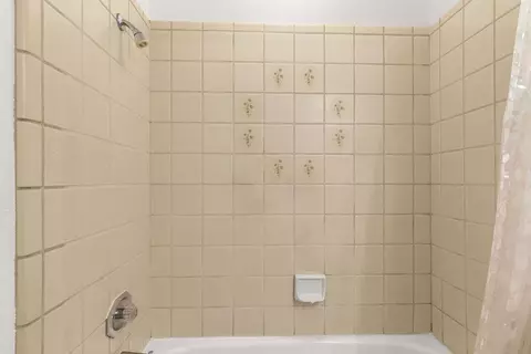 Bath - 3848 Semallon Dr, Modesto, CA 95356 photo 3 of 4