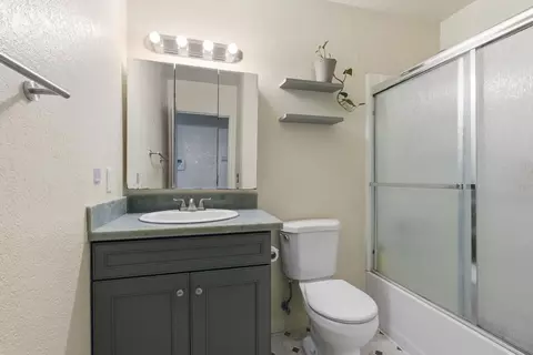 Bath - 7709 Milldale Cir, Elverta, CA 95626 photo 1 of 2