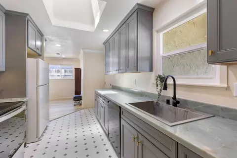 Kitchen - 7709 Milldale Cir, Elverta, CA 95626 photo 3 of 3