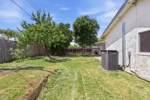 Exterior - 7709 Milldale Cir, Elverta, CA 95626 photo 2 of 4