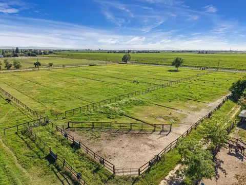 Undisclosed, Lodi, CA 95242 photo 6