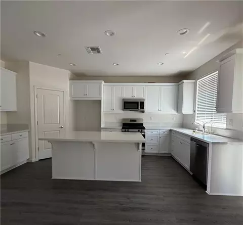 Kitchen - 495 Daffodil, Merced, CA 95341 photo 1 of 2