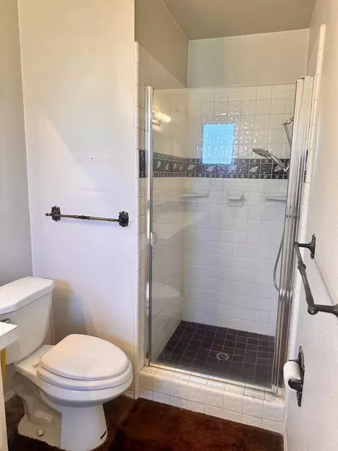 Bath - 3207 Terry Way, Carmichael, CA 95608 photo 4 of 5